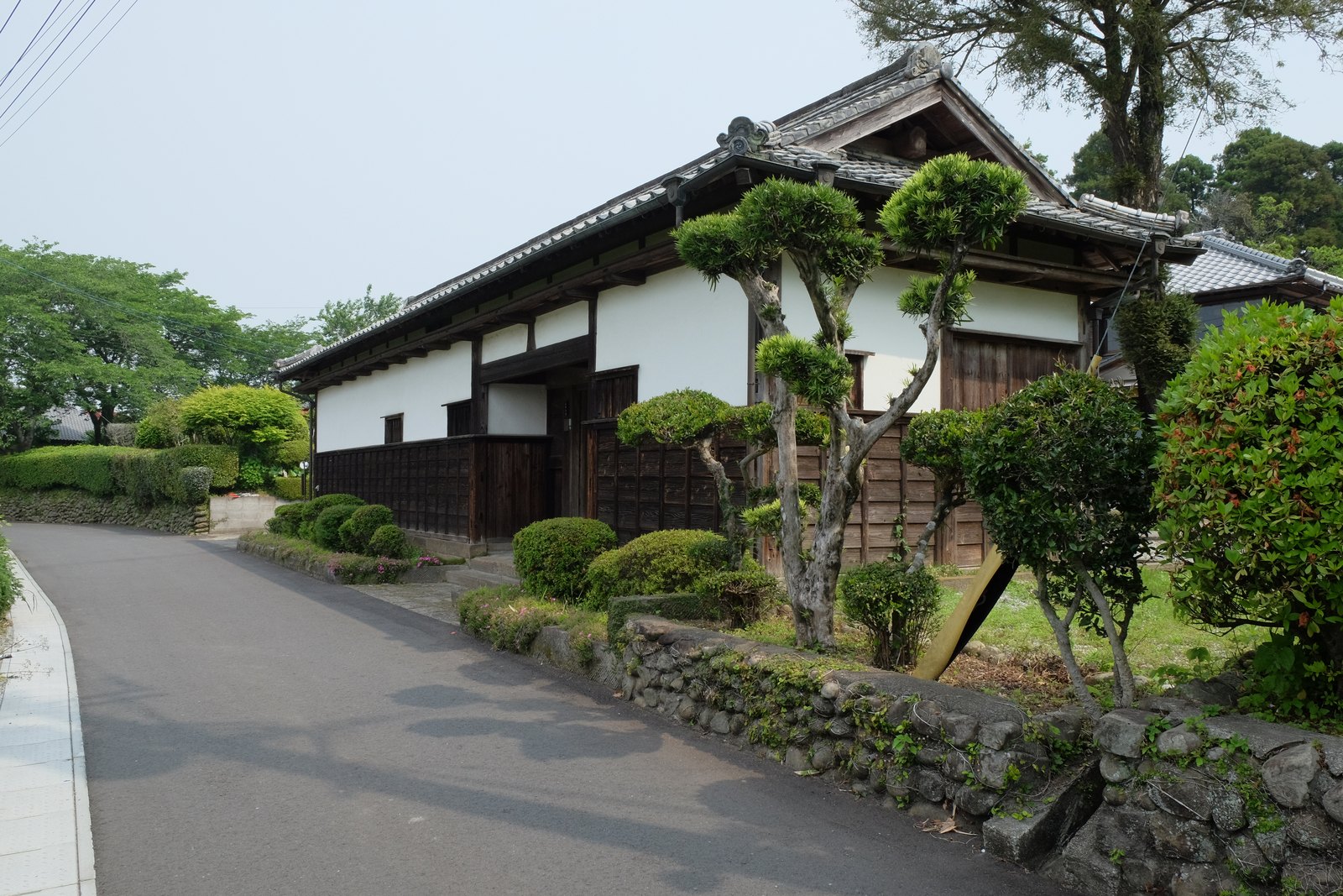 湯地家長屋門
