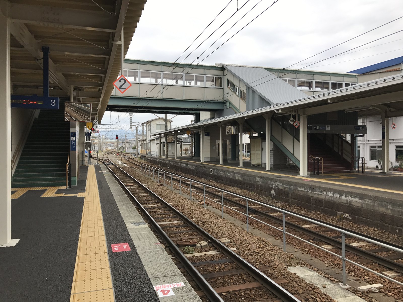 南宮崎駅のホーム（加納・田吉方面）