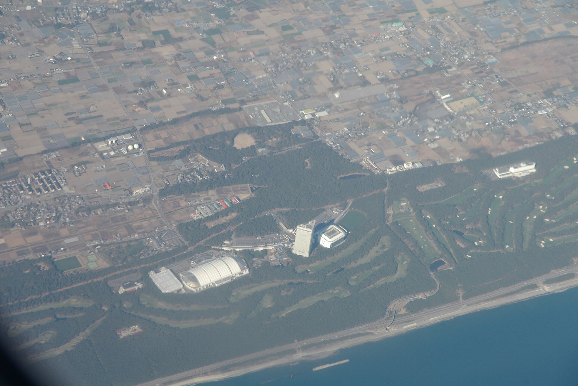 シーガイア周辺の松林と海岸の空撮