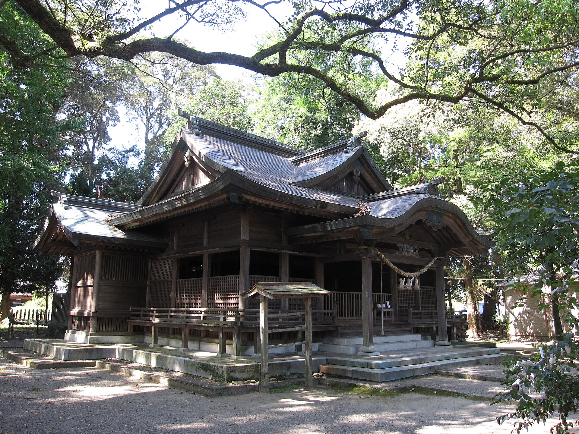 南方神社の社殿