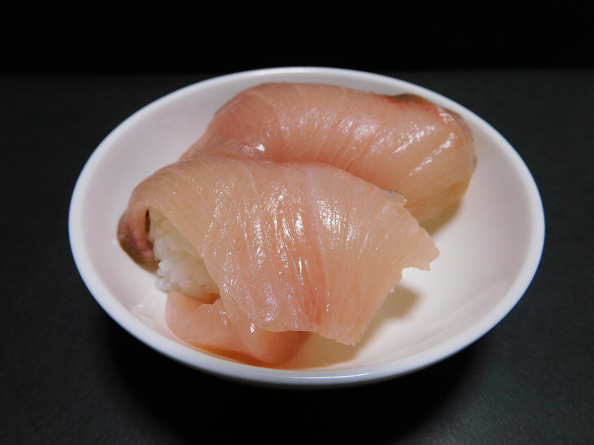 黒瀬ぶりの寿司