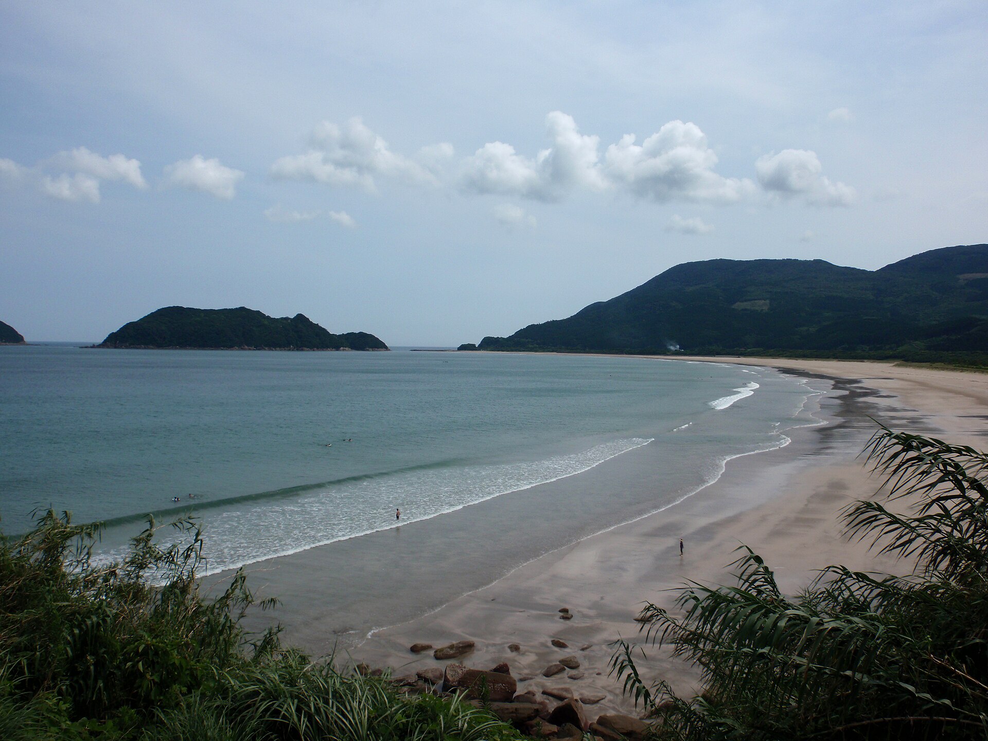 石波海岸の砂浜と海岸線