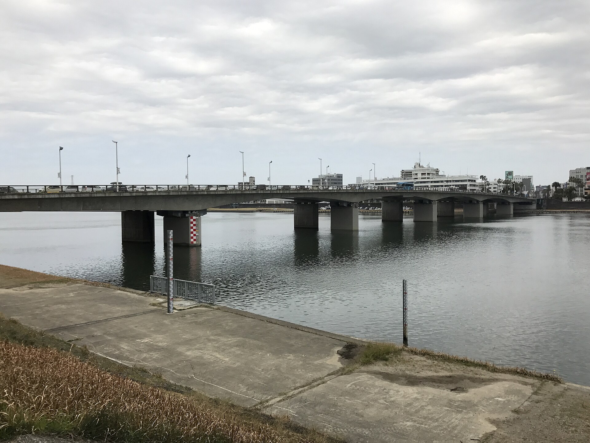 橘橋と大淀川