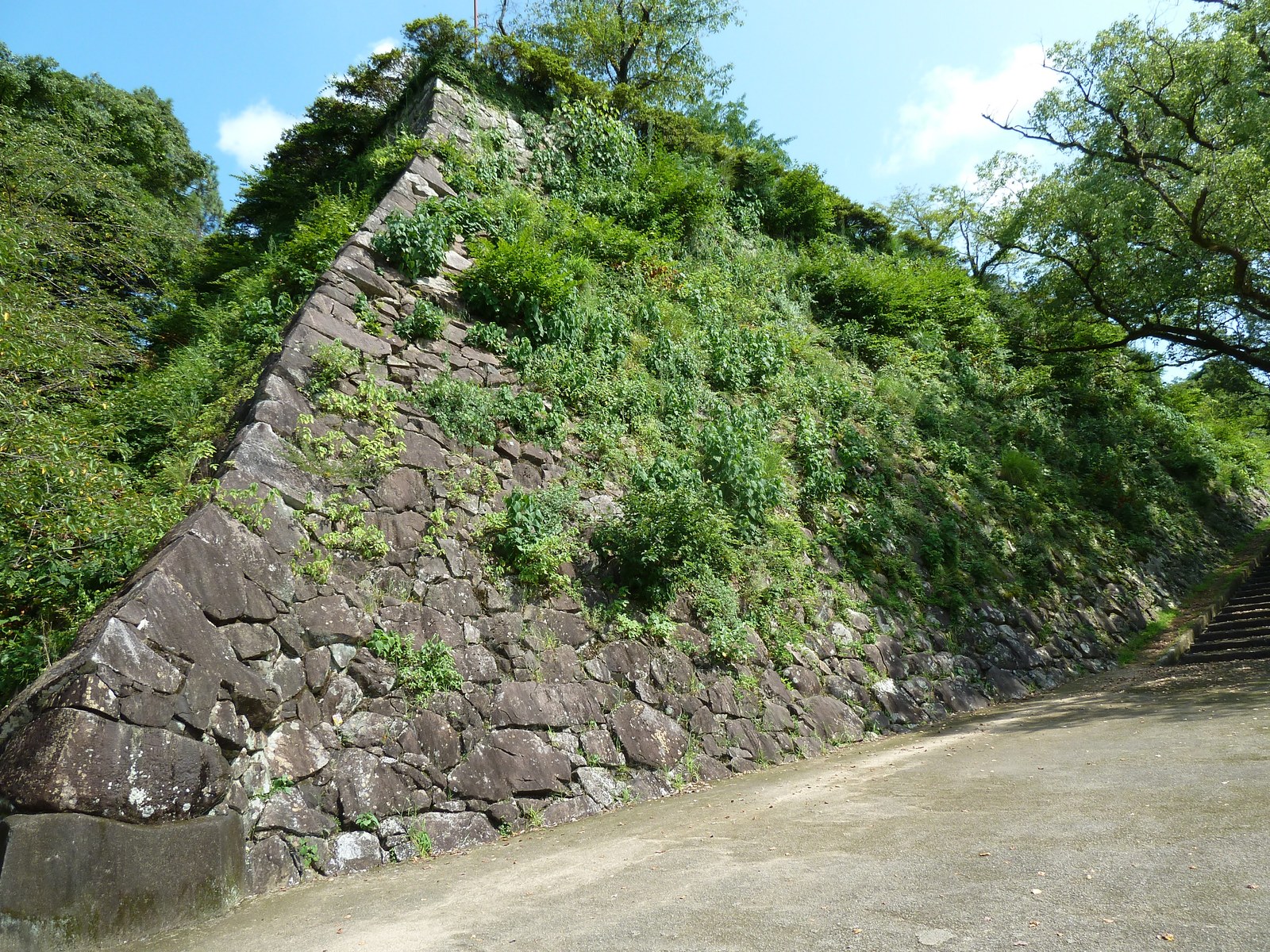 延岡城跡の石垣
