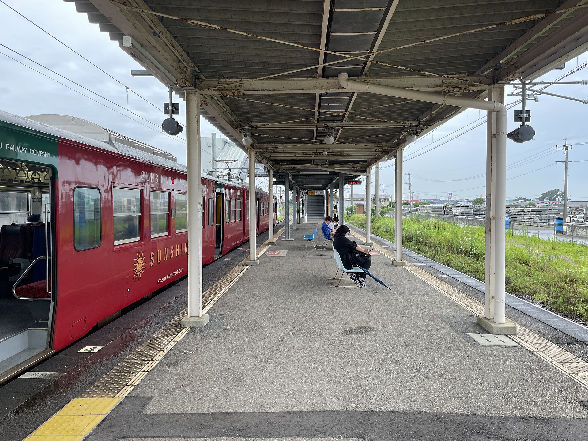 佐土原駅のホーム