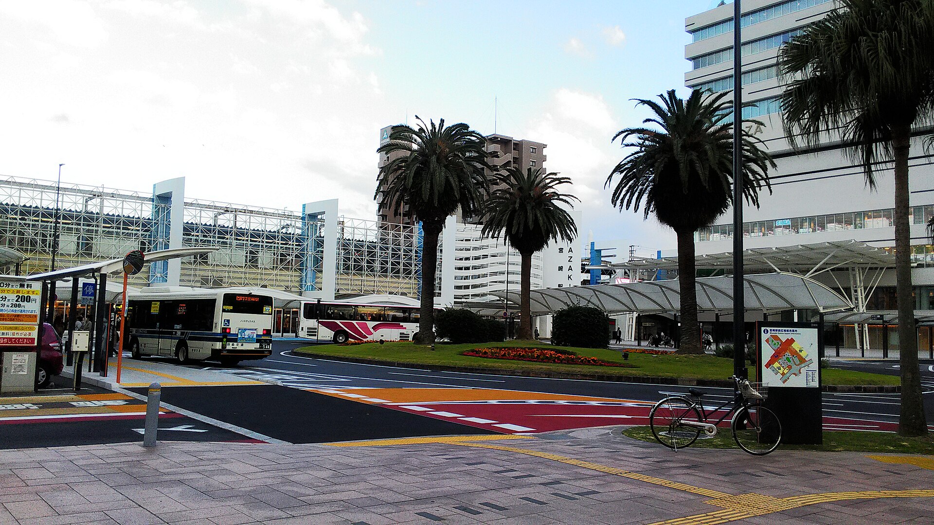 宮崎駅前