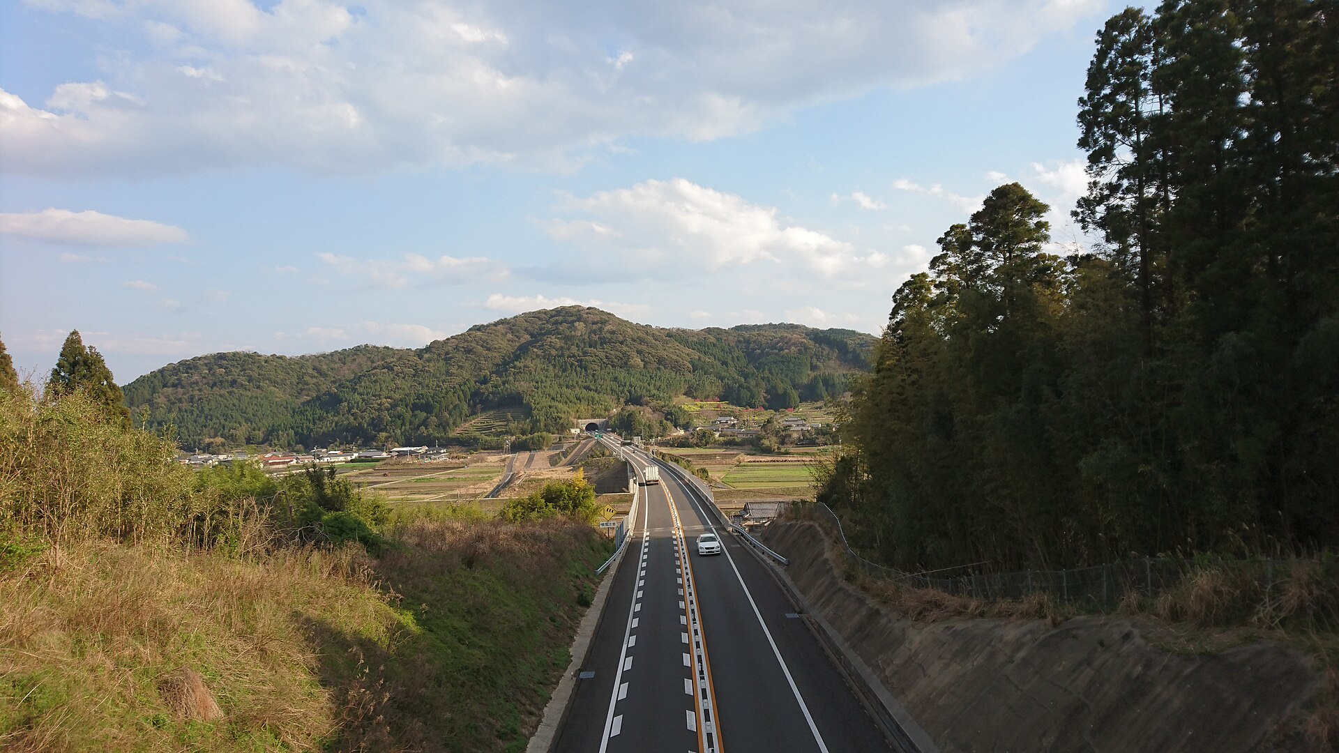 東九州自動車道・塩見川橋付近