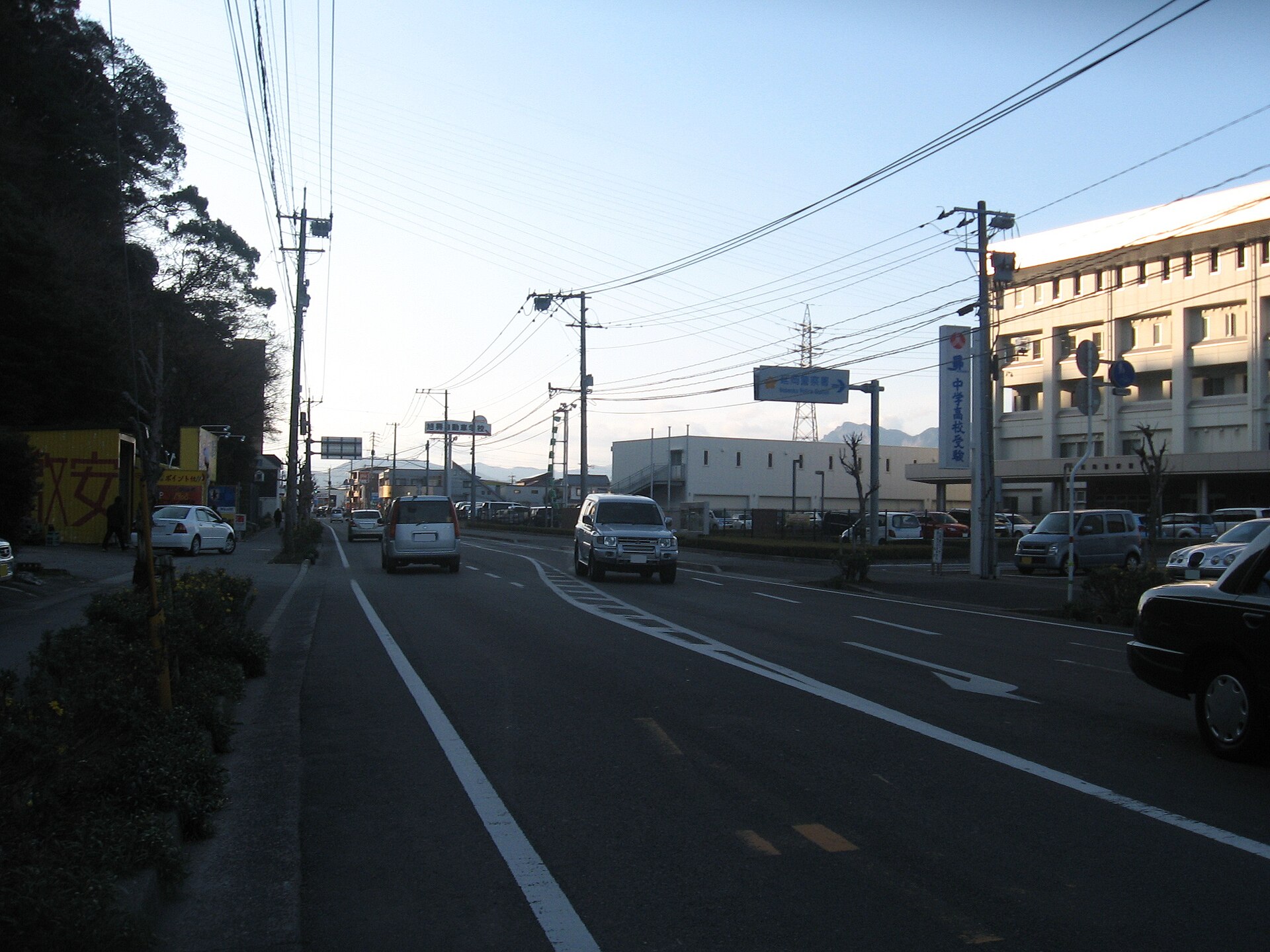愛宕通沿いの延岡警察署付近